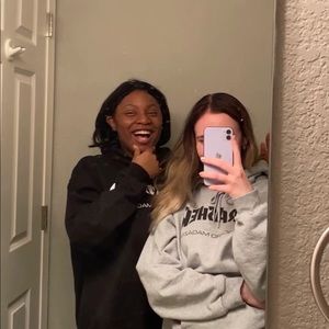 Meet your Posher, Chloe